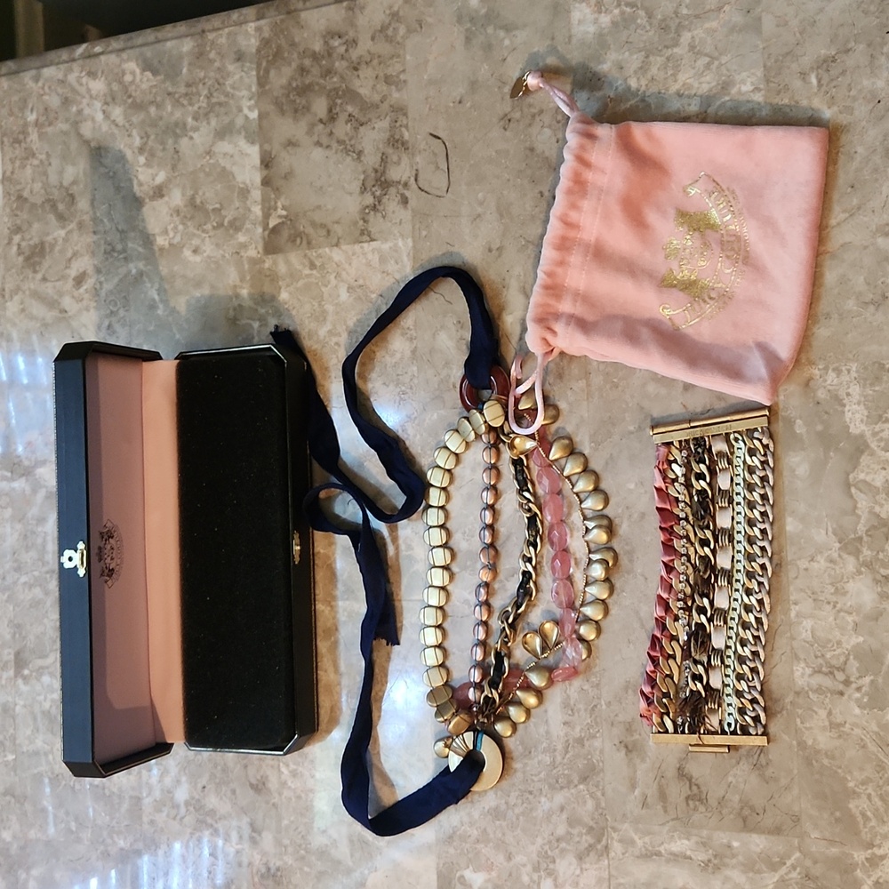 JUICY COUTURE VINTAGE NECKLACE & BRACELET SET